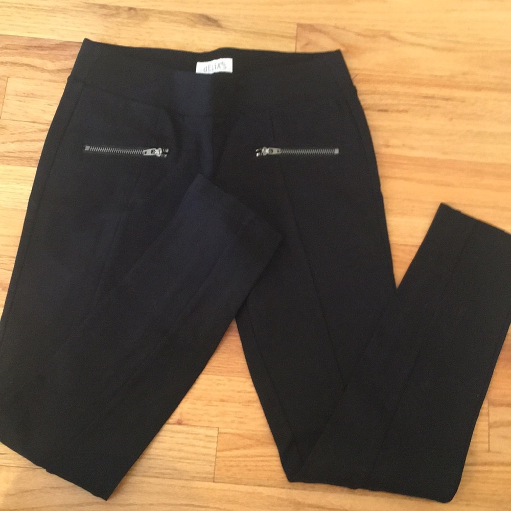 Delia’s Black leggings with zipper detail Size Sm